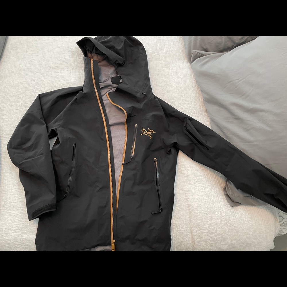 Arc’Teryx Fall 2019 Sidewinder 24k Black Jacket